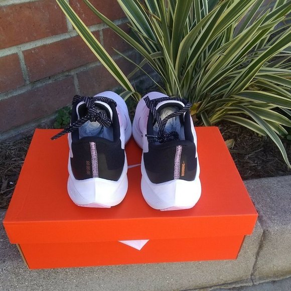 Womans nike zoom winflo 7 running shoes size 9 US - Picture 4 of 5